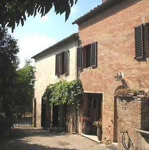 Farmhouse In Front Of Siena, With Pool photos Exterior