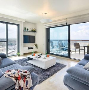 Deluxe 2 Bedroom Apartment In Herzylia By Sea N' Rent photos Exterior