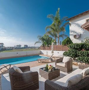 Villa Aloriti Enas - Stunning 3 Bedroom Ayia Thekla Villa With Private Pool - Close To The Beach photos Exterior