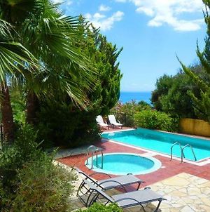 Kato Kateleios Villa Sleeps 7 With Pool And Air Con photos Exterior