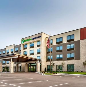 Holiday Inn Express & Suites - Milwaukee West Allis, An Ihg Hotel photos Exterior