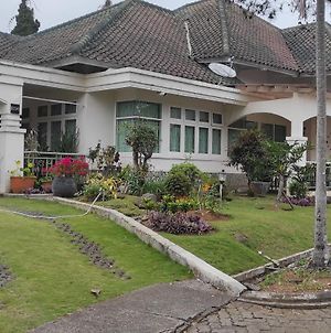 Shakilla House 5-Villa Lotus Cipanas Syariah photos Exterior