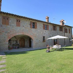 Alluring Mansion In Todi Pg With Swimming Pool photos Exterior