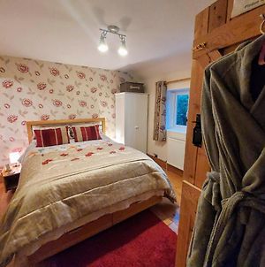 Self-Catering Suite Apartment With Countryside Views Near Lyme Regis - Contactless Check-In photos Exterior