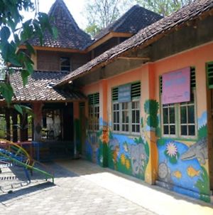Bina Karya Guesthouse photos Exterior