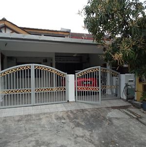 Homestay Bukit Saga, Ampang photos Exterior