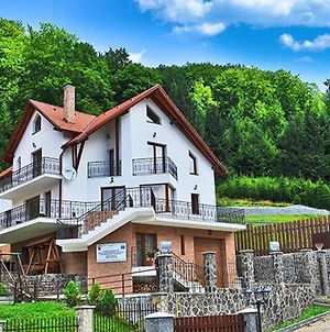 Charming Villa In A Private Mountain Resort photos Exterior