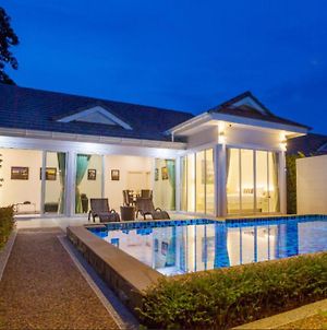 Exclusively Private Pool Villa photos Exterior