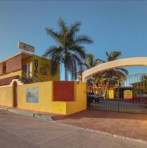 Marina Del Sol photos Exterior