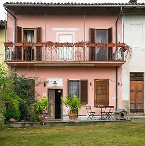 Pleasant Holiday Home In Mombello Monferrato With Whirlpool photos Exterior