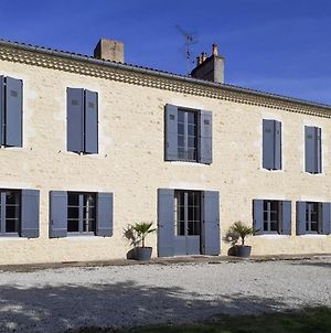 Saint-Christoly-Medoc Chateau Sleeps 15 With Pool photos Exterior