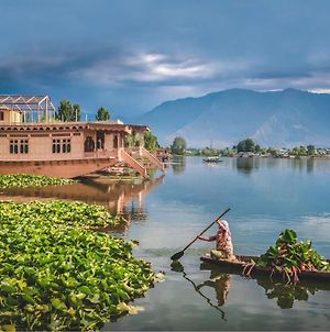 Kashmir Group Of Houseboats photos Exterior