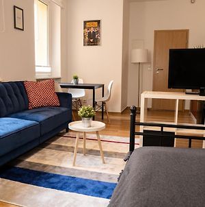 Full House Studios - Wolf Apartment - Netflix + Wifi Inkl. photos Exterior