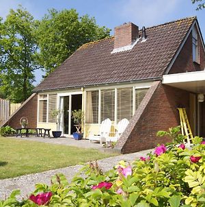 Cosy Holiday Home In Lauwersoog By The Lake photos Exterior