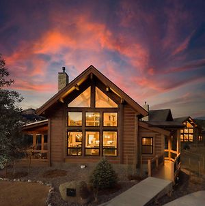 Chic Retreat Great Location, Indoor And Outdoor Fireplace, Jacuzzi, Steps To Lake Estes, Sleeps 8 photos Exterior