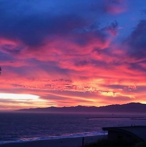 Incredible Los Angeles Beach Home With Amazing Ocean Views photos Exterior