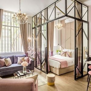 Luxury 3 Bedroom Loft In Heritage Building - Le Marais photos Exterior