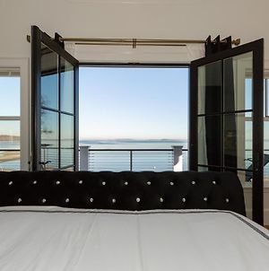 Luxury Oceanfront Bayside Jewel photos Exterior