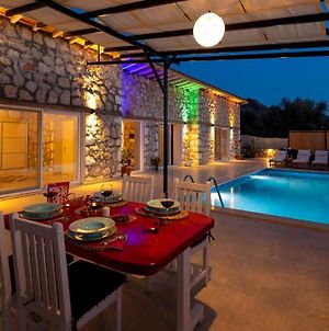 Oguz- 2 Bedroom Honeymoon Villa With Jacuzzi In Kalkan photos Exterior