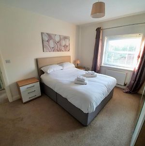 Beverley Central Townhouse Free Parking Sleeps 8 photos Exterior