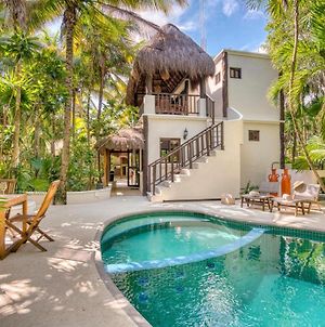 Tankah Cuatro Villa Sleeps 14 With Pool And Air Con photos Exterior