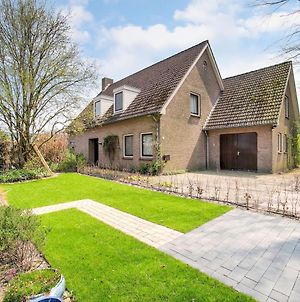 Spacious Holiday Home In Nieuwkuijk With Terrace photos Exterior