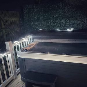 Hillingworth'S Hot Tub Retreat photos Exterior