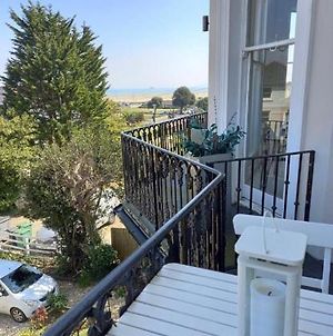 Wight On The Beach, Slps4, Stylish Apartment, Balcony With Sea Views photos Exterior