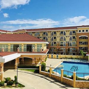 Spacious 1 Bedroom At Arezzo Place Davao With Pool,Wifi And Netflix photos Exterior
