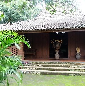 Villa Karang Kedempel Bandungan Simplyhomy photos Exterior