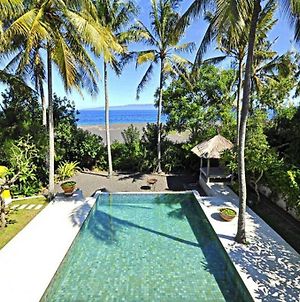 Amazing 3-Bedroom Beach Front Villa, 10 Mins To Dive Sites photos Exterior