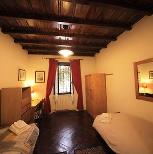 Room In Apartment - Camelia, Bilocale Vicino A Fiera Mi photos Exterior