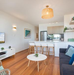 Lovely 3-Bed Unit With Balcony Facing Manly Beach photos Exterior