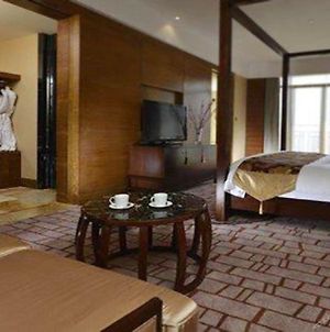 Huitang Huatian City Hot Spring Resort Hotel photos Exterior