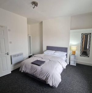 Edinburgh Road Guest House. 5 Bed House In Heart Of Liverpool, Sleeps 10 photos Exterior