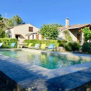 Villa Familiale Avec Piscine Et Grand Jardin Arbore Proche Des Lacs photos Exterior