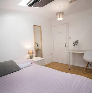 Lovely Budget Bricklane Stay For 8 F4W photos Exterior