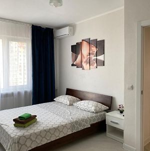 Cozy Apartment On Gmyri 12B Near Metro Poznyaki photos Exterior