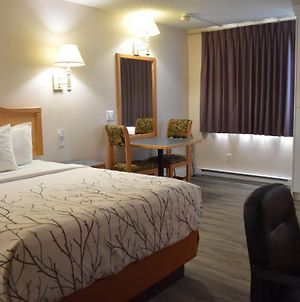 Canadas Best Value Inn & Suites-Castlegar photos Exterior