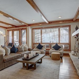 Modern Mountain Getaway-Luxury 3 Bedroom Ski-In Ski-Out Condo photos Exterior