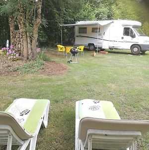 Camping Car Immobile Dans Jardin photos Exterior