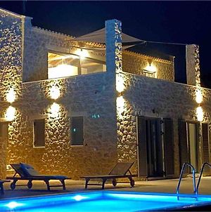 Lovely 3-Bed Villa Private Pool In Agios Nikolaos photos Exterior