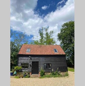 Gorgeous Comfortable Barn With Huge Private Orchard In Quiet Suffolk Location photos Exterior
