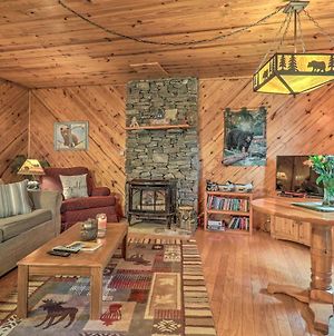 Chic Maggie Valley Cabin With Deck And Private Hot Tub photos Exterior