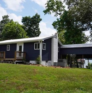 The Blue Cat Lodge Watts Bar Lakefront Oasis photos Exterior