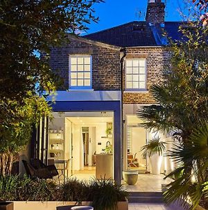 Luxury Cottage - Stunning Garden And Free Parking photos Exterior