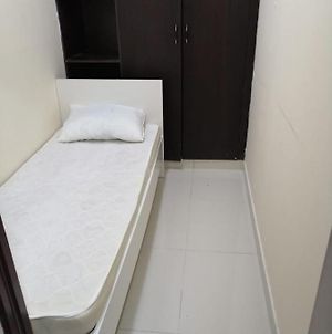Low Budget Small Rooms For Rent Near Dubai Dafza photos Exterior