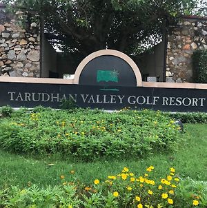 1Br Premium Studio Apartment In Tarudhan Valley Golf Resort photos Exterior