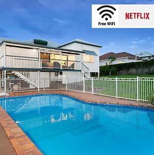 The Indooroopilly Queenslander - 4 Bedroom Family Home - Private Pool - Wifi - Netflix photos Exterior