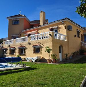 Superb Large Family Villa W Games Room, Large Pool Heated As Option photos Exterior